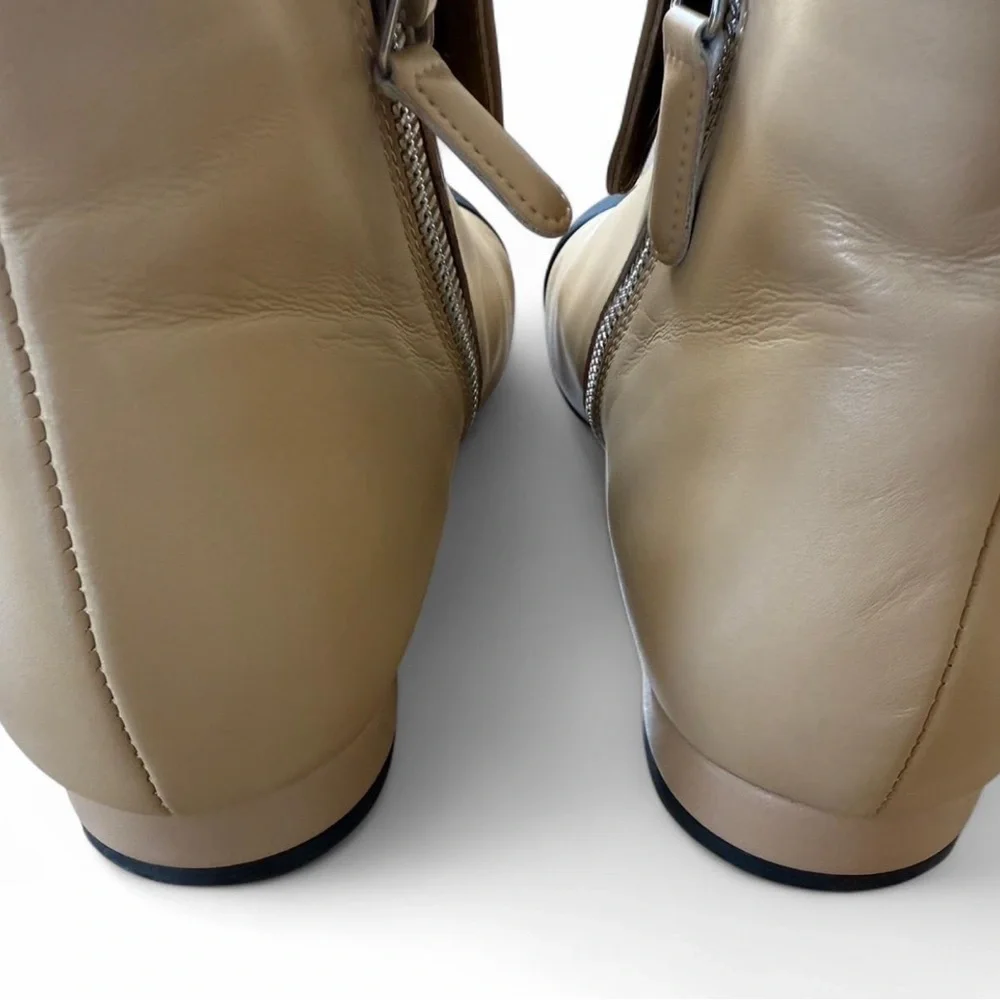 CHANEL fold-over flat ankle boots in lambskin leather - Picture 9 of 10